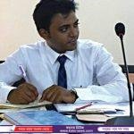 ভালুকায় ওসির উদ্যোগে ওর স্যালাইন বিতরণ