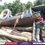 ফুলবাড়ী স্বাস্থ্য কমপ্লেক্সের নার্সদের বিক্ষোভ সমাবেশসহ মানববন্ধন   