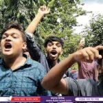 পড়াশোনার পাশাপাশি সফল মৌচাষি রাকিব