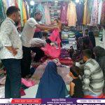 শেষ মুহুর্তের কেনাকাটায় পঞ্চগড়ে জমে উঠেছে ঈদ বাজার